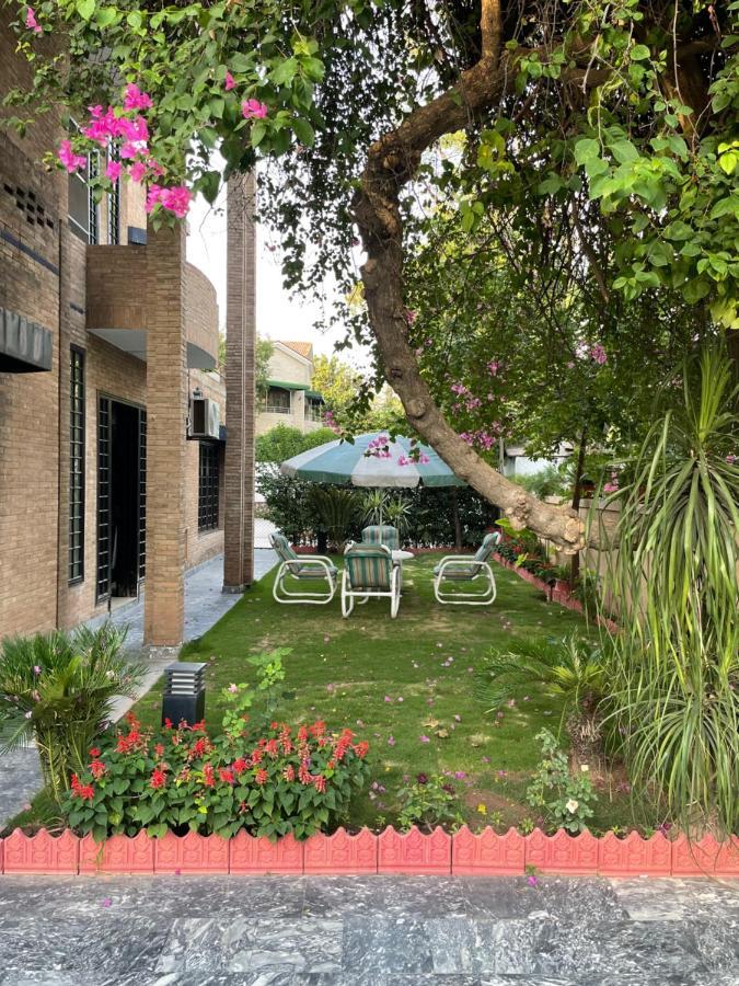 Riviera Courtyard Guest House Islamabad Exterior foto