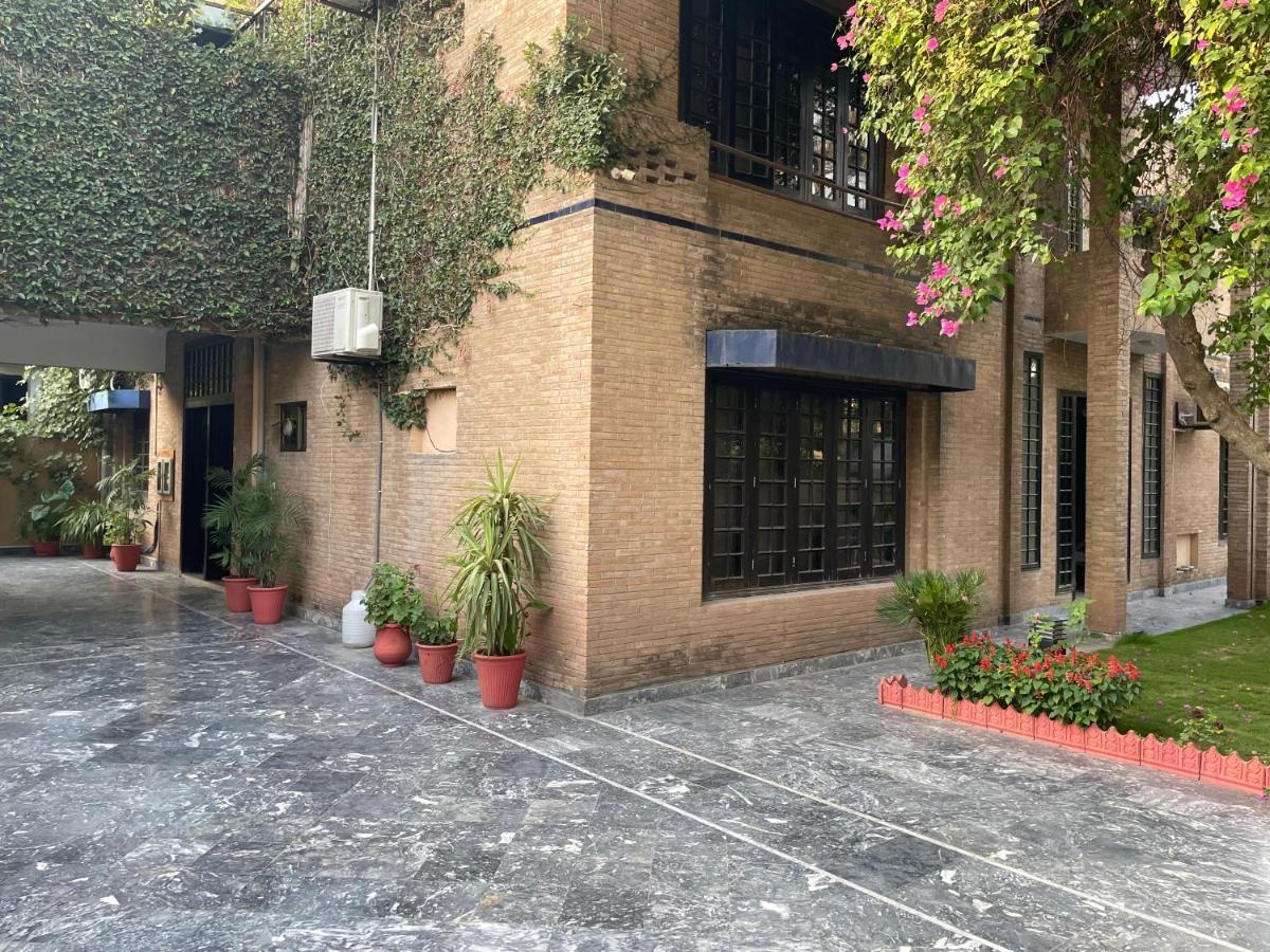 Riviera Courtyard Guest House Islamabad Exterior foto